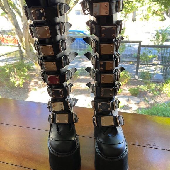 Black knee high boots with silver buckles - Picture 2 of 3
